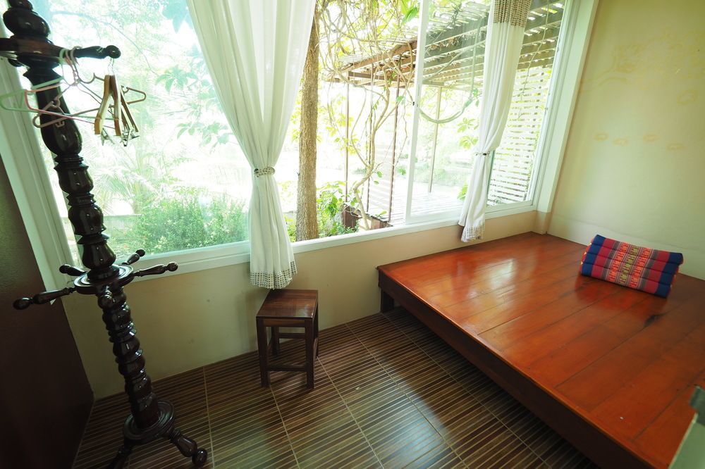 Baan Suan Resort Juree Punsuk Супхан Бури Екстериор снимка